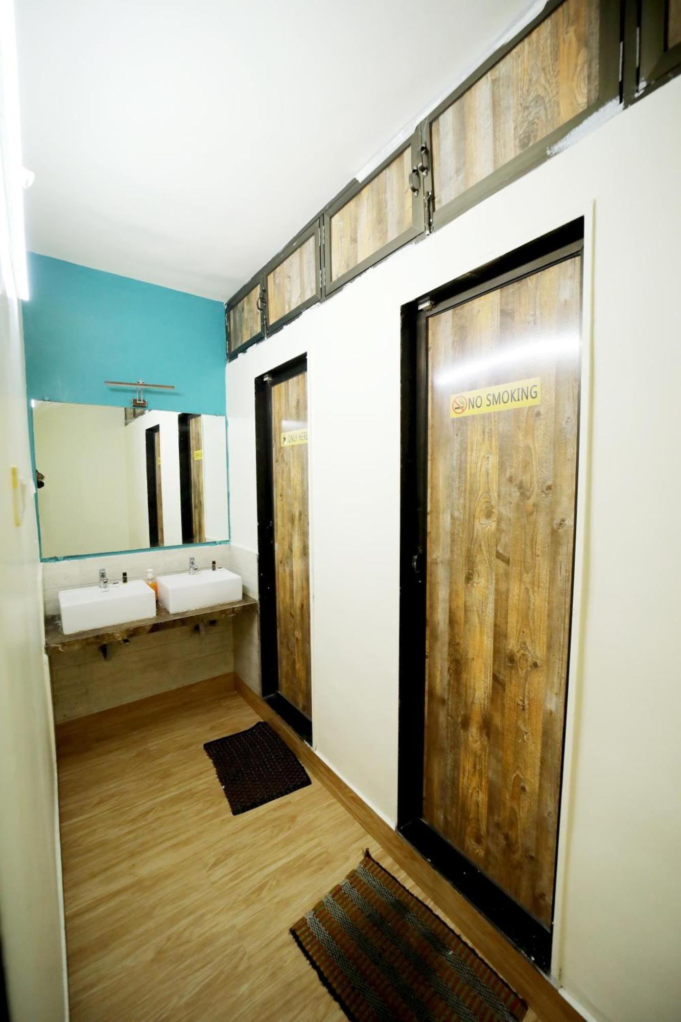 Social Hubz Hostel Mumbai Exterior photo